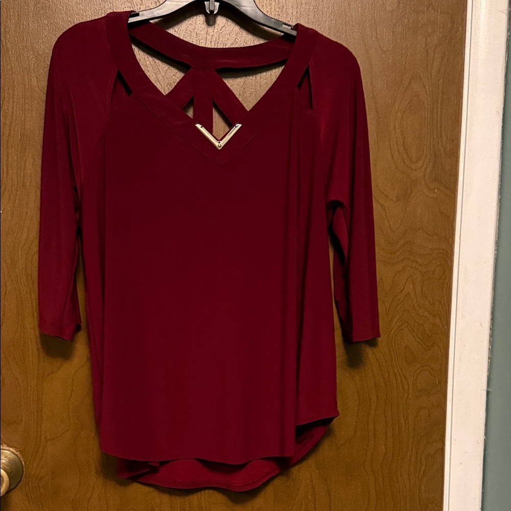 AUW Maroon V-Neck Top with Bold Detail Size L
